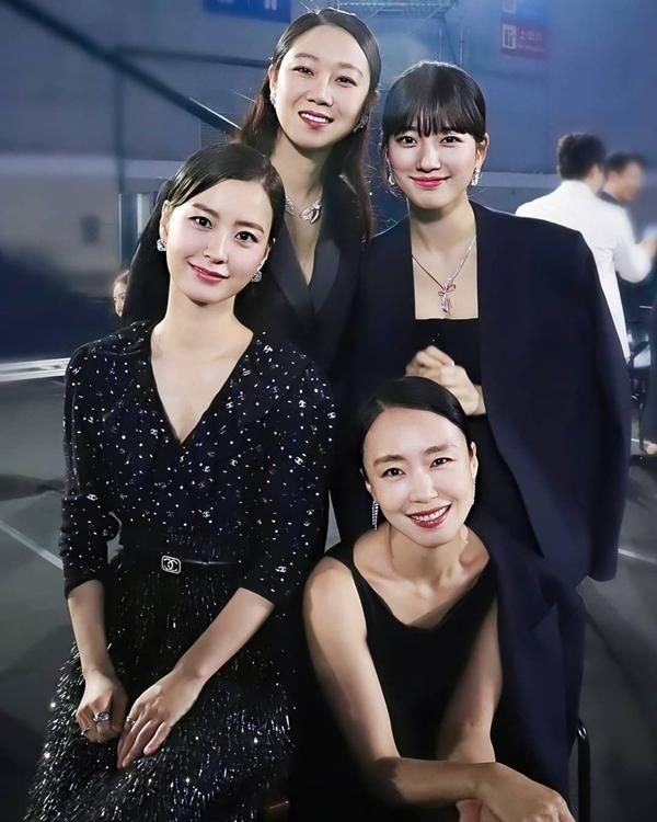 Ảnh hậu Cannes Jeon Do Yeon: Táo bạo trên màn ảnh, bình lặng trong hôn nhân-7