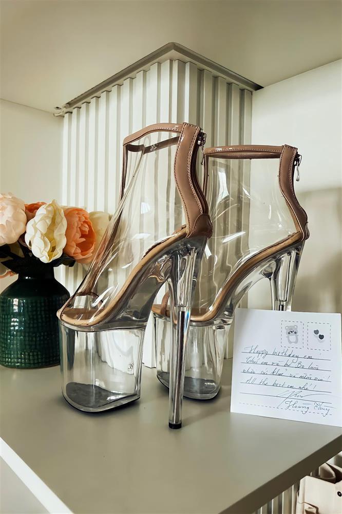 Hoàng Thùy tặng quà sinh nhật, Hòa Minzy cười như được mùa-3