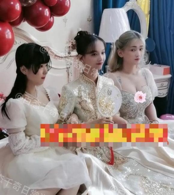 Phù dâu mặc váy mát mẻ trong đám cưới, chiếm hết spotlight cô dâu-2