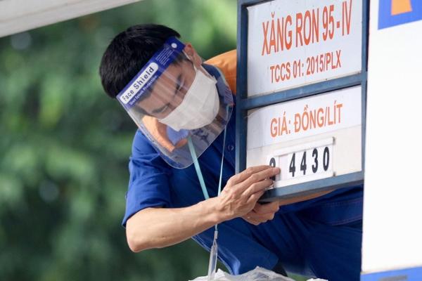 Giá xăng trong nước sẽ tiếp tục giảm-1