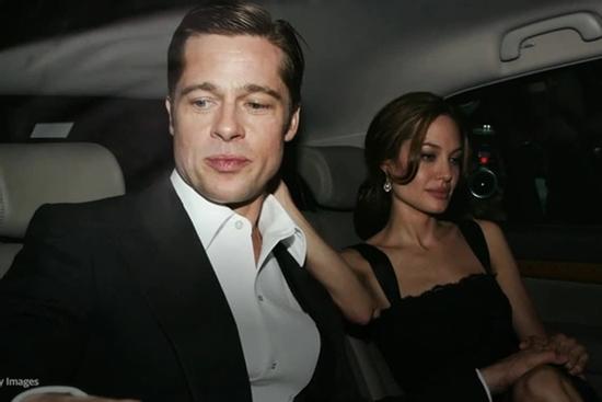 Vụ xô xát trên máy bay của Angelina Jolie và Brad Pitt