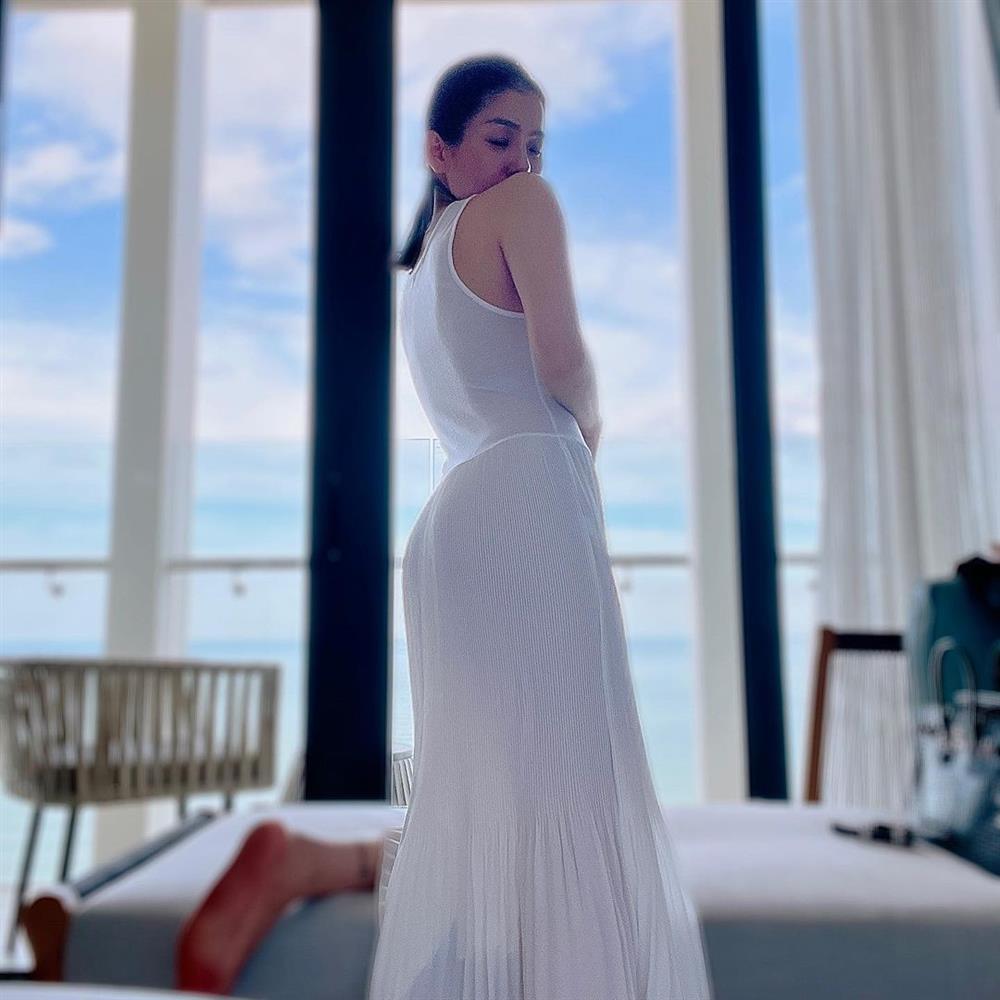 Lệ Quyên khoe đường cong, Lâm Bảo Châu nói một câu gây sốt-2