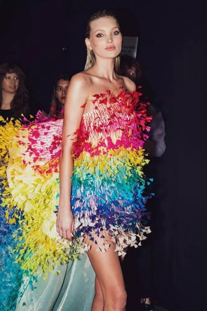 Miss Campuchia bị dội bom vì mặc đồ fake Việt, 600 triệu như 600K-7