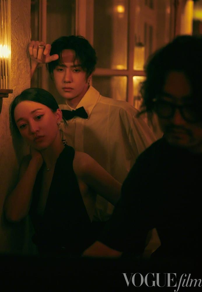 Vương Nhất Bác vừa đen, vừa xấu khác xa hình ảnh hoàn hảo trên thảm đỏ-6