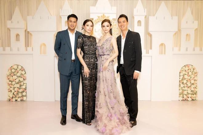 Hiện nay dù đã là mẹ 2 con nhưng Huyền Baby nhìn chỉ trưởng thành và sexy hơn chứ không hề già đi so với trước đây.