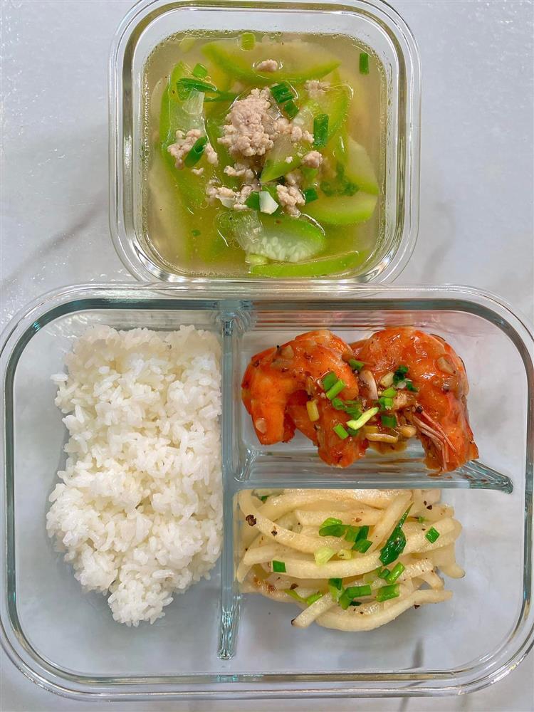 Vợ người ta khoe loạt siêu phẩm cơm hộp cho chồng mang đi làm-9