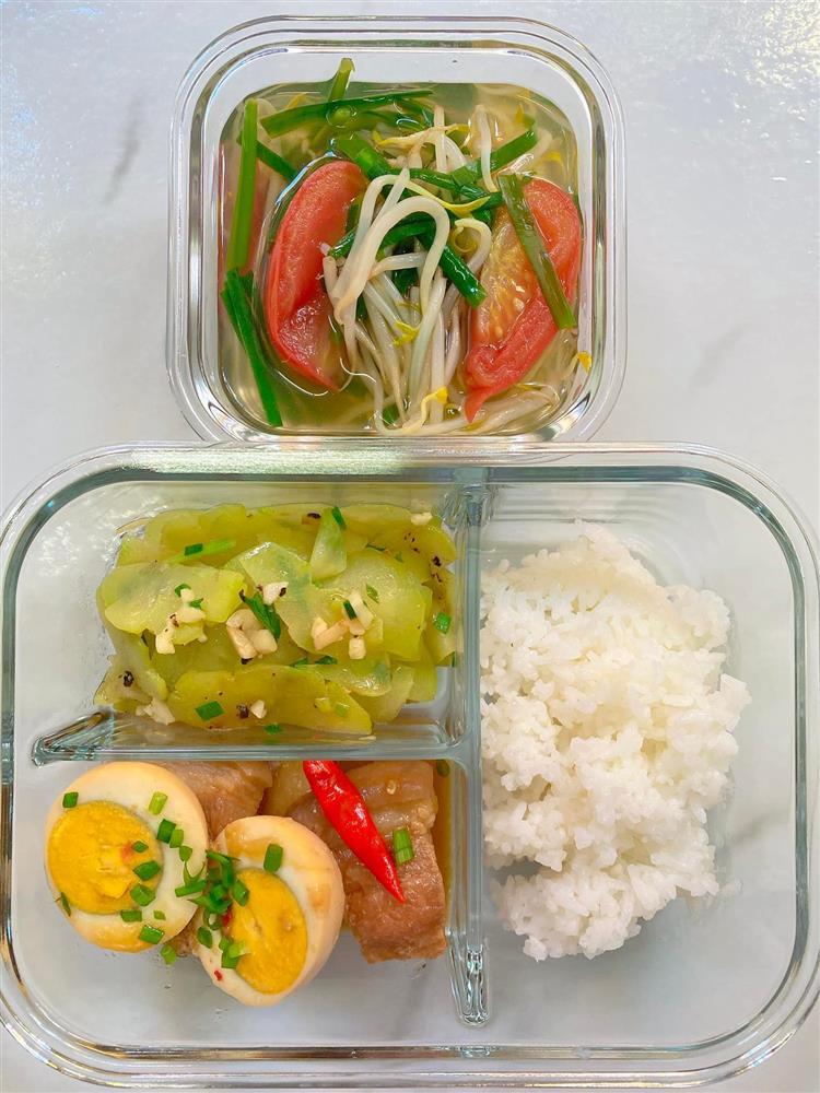 Vợ người ta khoe loạt siêu phẩm cơm hộp cho chồng mang đi làm-12