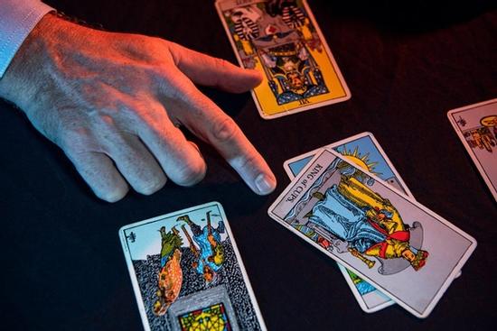 Bói bài Tarot tuần từ 22/8/2022- 28/8/2022: Giấu đầu hở đuôi