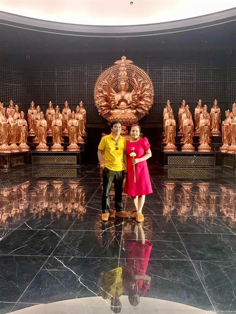Bố mẹ chồng Lê Âu Ngân Anh sống sang chảnh, du lịch khắp nơi-7