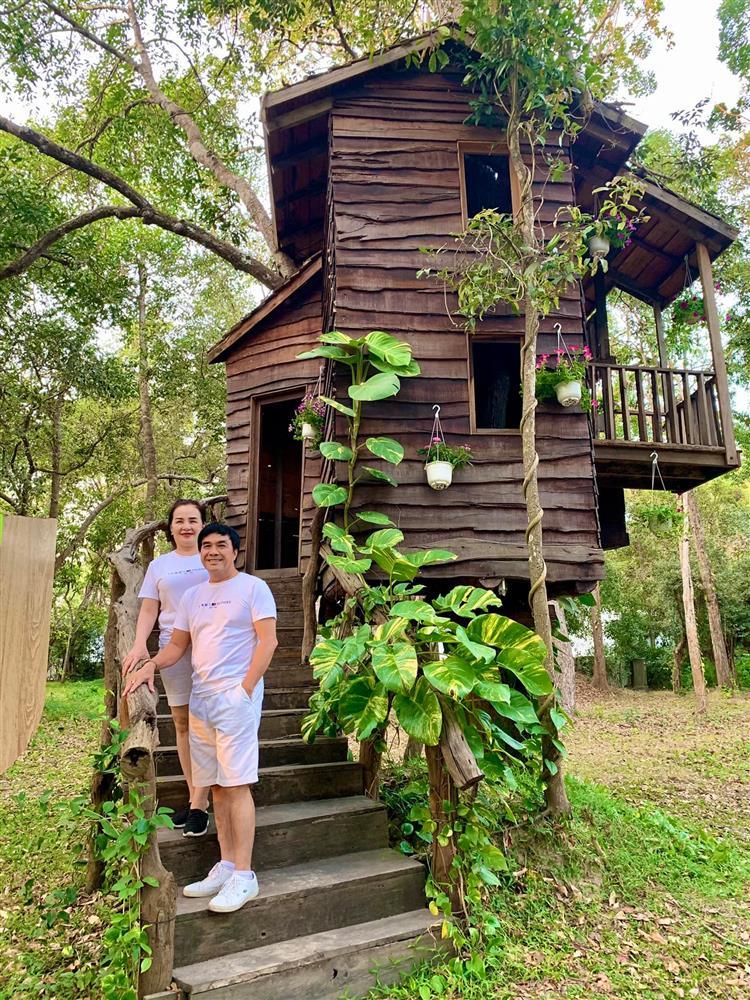 Bố mẹ chồng Lê Âu Ngân Anh sống sang chảnh, du lịch khắp nơi-9