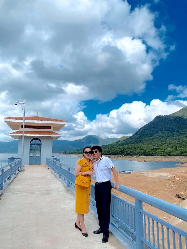 Bố mẹ chồng Lê Âu Ngân Anh sống sang chảnh, du lịch khắp nơi-26