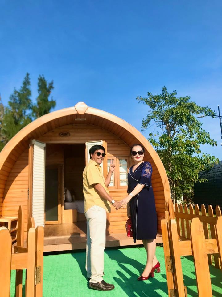 Bố mẹ chồng Lê Âu Ngân Anh sống sang chảnh, du lịch khắp nơi-28