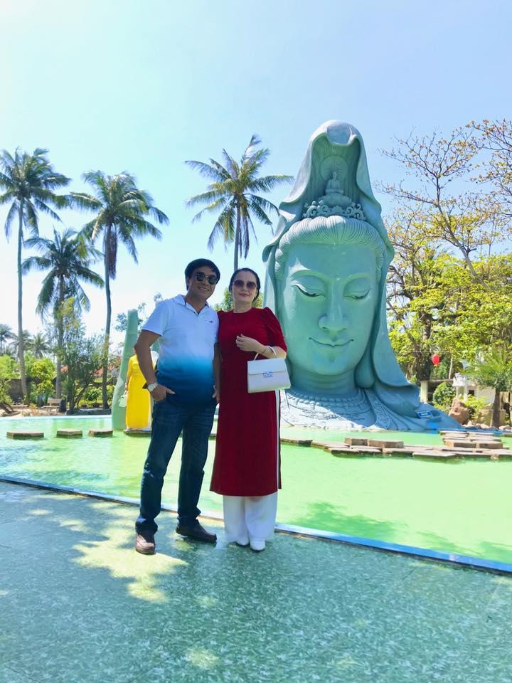 Bố mẹ chồng Lê Âu Ngân Anh sống sang chảnh, du lịch khắp nơi-31