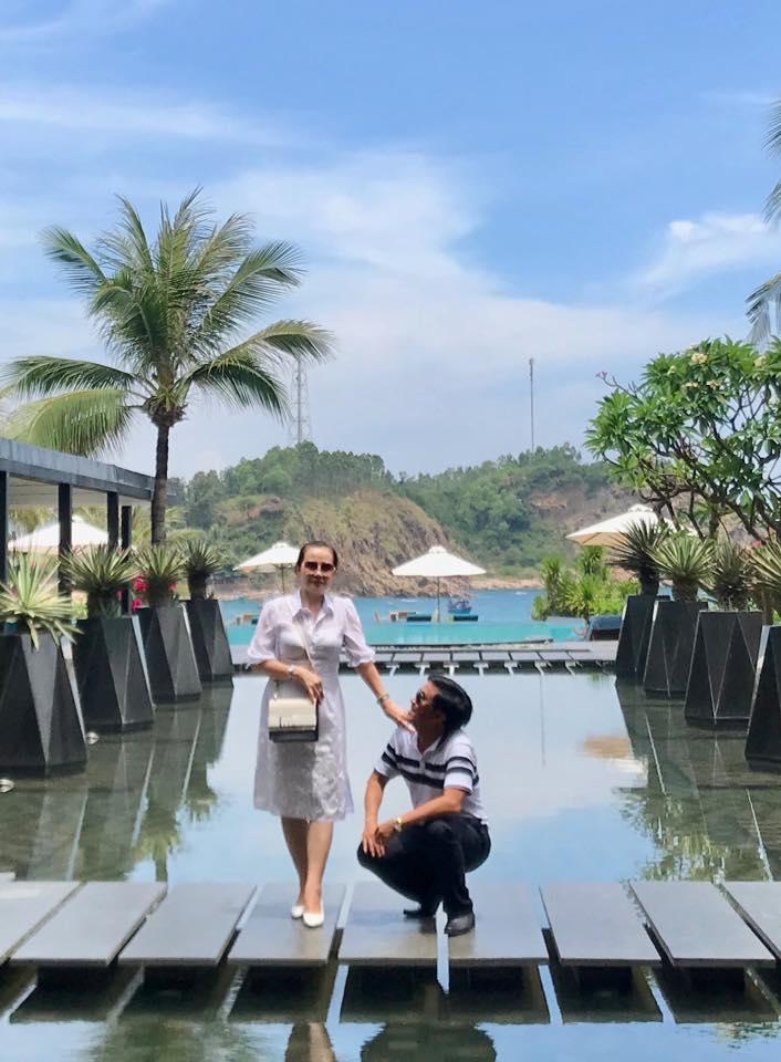 Bố mẹ chồng Lê Âu Ngân Anh sống sang chảnh, du lịch khắp nơi-36