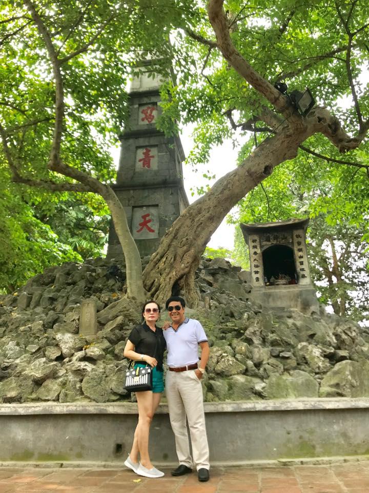 Bố mẹ chồng Lê Âu Ngân Anh sống sang chảnh, du lịch khắp nơi-16