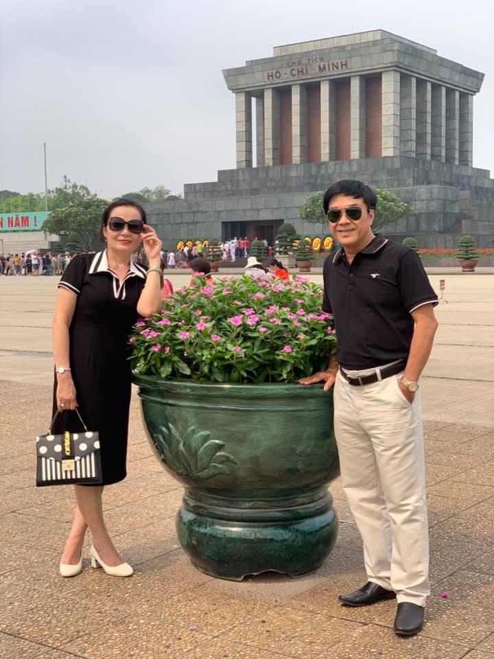 Bố mẹ chồng Lê Âu Ngân Anh sống sang chảnh, du lịch khắp nơi-18