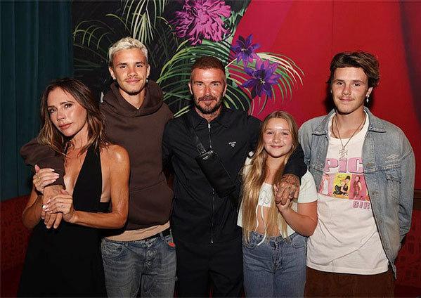 Victoria Beckham bị sốc với chia sẻ của con dâu cả-3