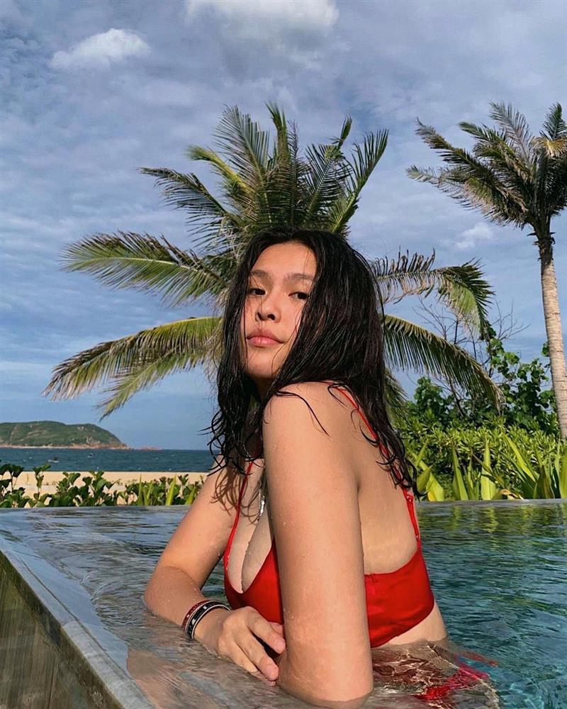 Gu mặc phóng khoáng của con gái Phượng Chanel-1