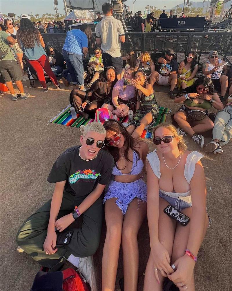 Gu mặc phóng khoáng của con gái Phượng Chanel-6