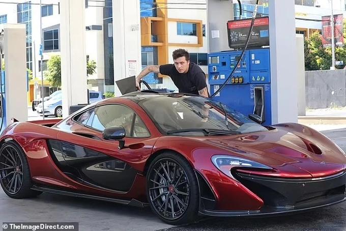 Brooklyn Beckham gây cười khi nói về nguồn tiền mua xế 1,2 triệu USD-1