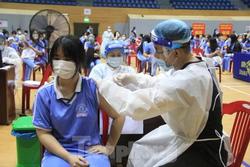 Đà Nẵng làm rõ tin 'buộc trẻ 5-12 tuổi tiêm vắc xin để được đến trường'