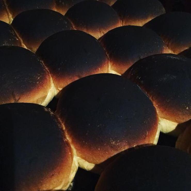 Ổ bánh mì cháy đen như than, người khen ngon người sợ bị ung thư-2