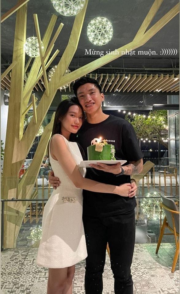 Doãn Hải My mặc áo Đoàn Văn Hậu, check in ở phòng riêng-6