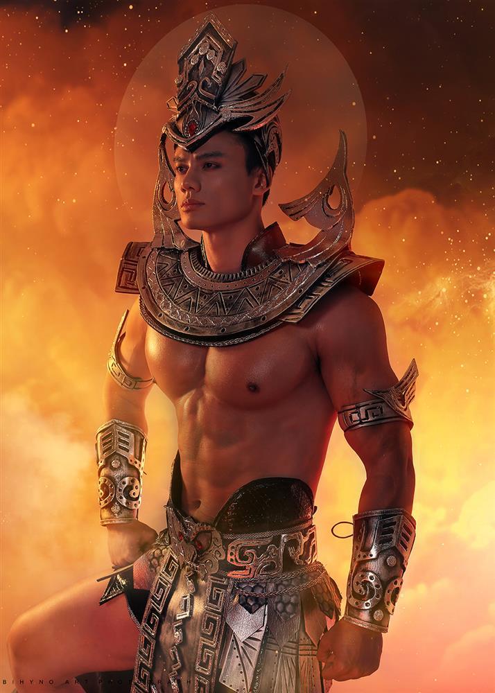 Minh Khắc mặc trang phục tái chế dát bạc thi Man of The Year-1