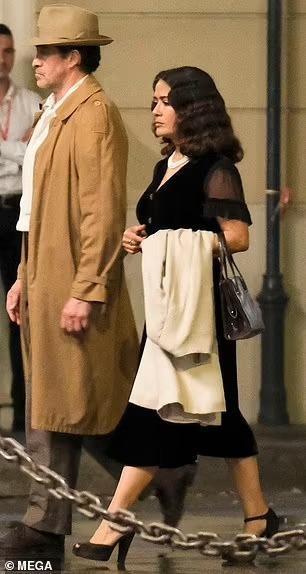 Angelina Jolie thuê Maddox và Pax Thiên làm việc cho mình-3