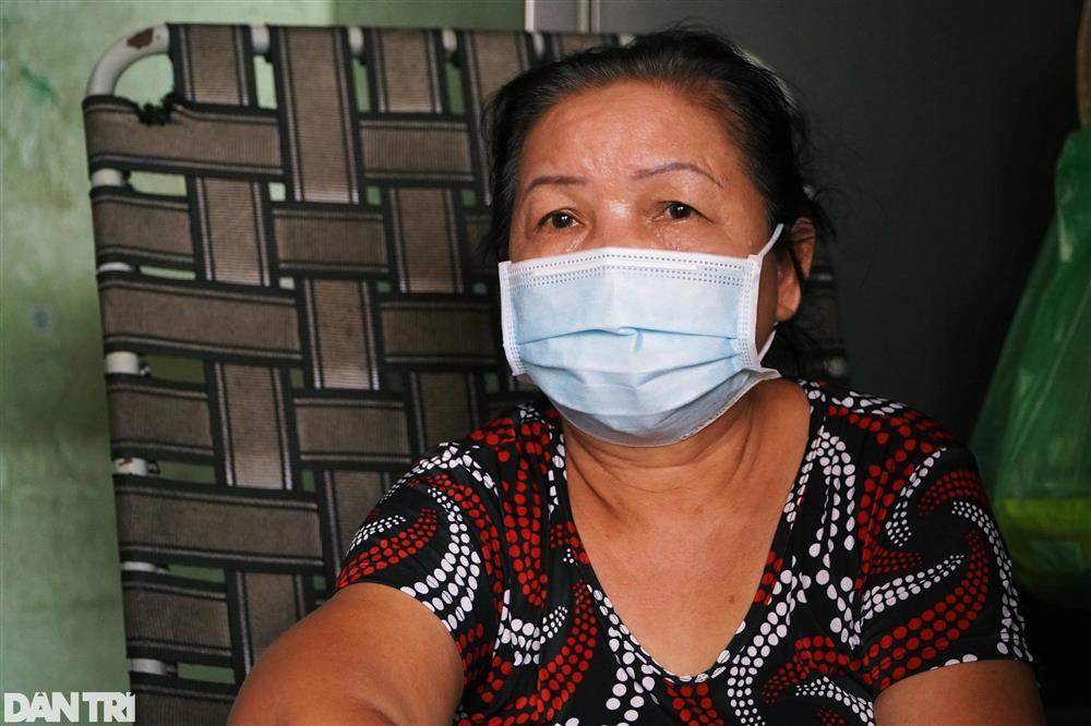 Khổ vì ngập ở TPHCM: Cha không thể đi làm, con không thể học, chợ không thể bán...-1