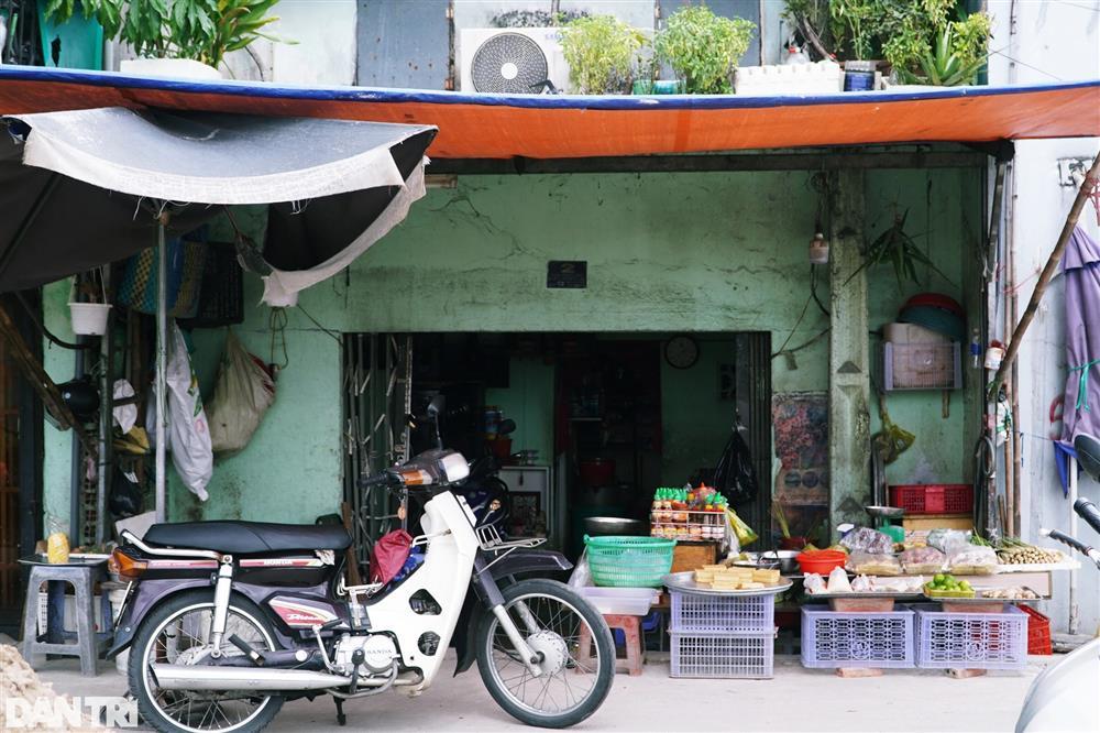 Khổ vì ngập ở TPHCM: Cha không thể đi làm, con không thể học, chợ không thể bán...-4