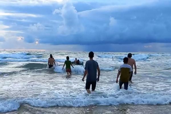 Thai phụ đuối nước tử vong khi giặt chiếu ở bờ sông-2