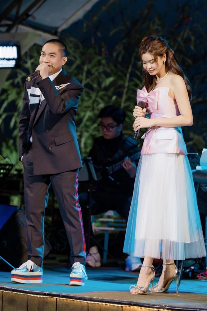 Trương Quỳnh Anh đi hát trở lại sau 2 năm điều trị bệnh u tuyến giáp-4