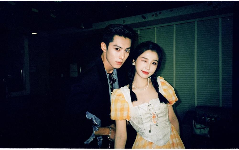 Vương Hạc Đệ đẹp đôi với Ngu Thư Hân, đứng cạnh mỹ nhân khác như cô - cháu-11