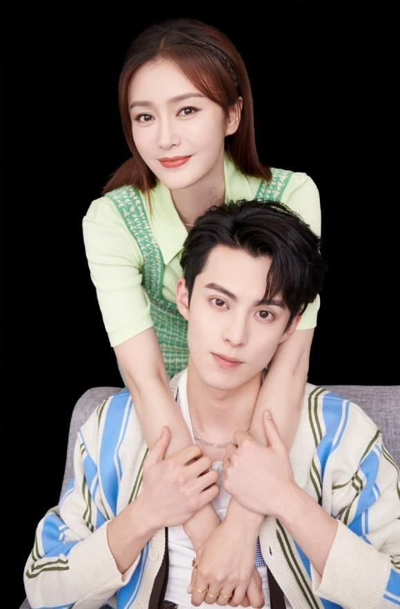 Vương Hạc Đệ đẹp đôi với Ngu Thư Hân, đứng cạnh mỹ nhân khác như cô - cháu-6