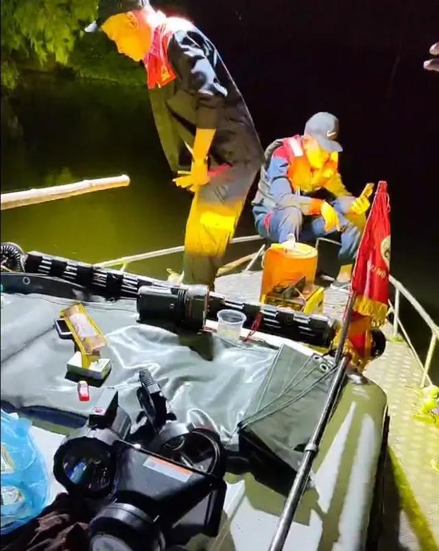 Vụ cô gái mất tích bí ẩn ở Hà Nội: Lời chia sẻ của người xuyên đêm tìm kiếm-1