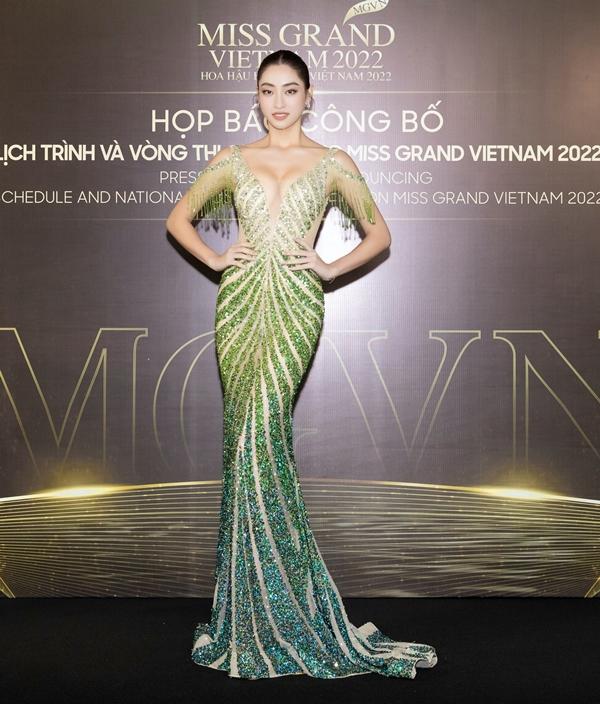 Thùy Tiên ngỡ ngàng - ngơ ngác khi được yêu cầu đi lại thảm đỏ-3