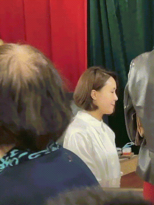 Ngọc Trinh để lộ ảnh căn cước: Có đẹp như HHen Niê, Tóc Tiên?-7