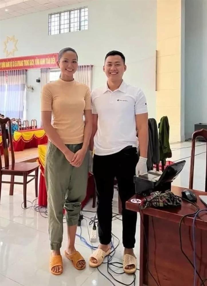 Ăn mặc bô nhếch, HHen Niê vẫn có ảnh CCCD xinh lung linh-3