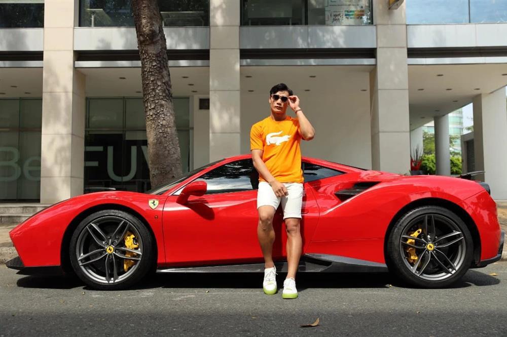 Chồng đeo đồng hồ tiền tỷ, vợ Tây Bùi Tiến Dũng phản ứng khó đỡ-11