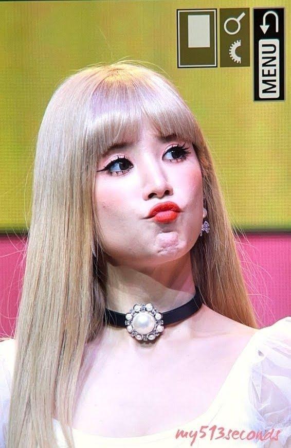 Idol Kpop bị thợ make up hại thảm: phấn nền cả ký, mascara vón cục-1