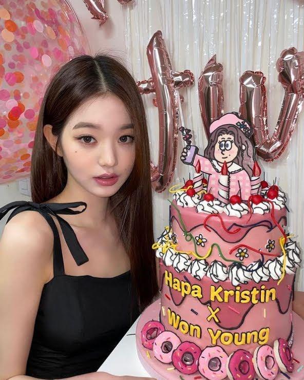 Idol Kpop bị thợ make up hại thảm: phấn nền cả ký, mascara vón cục-8