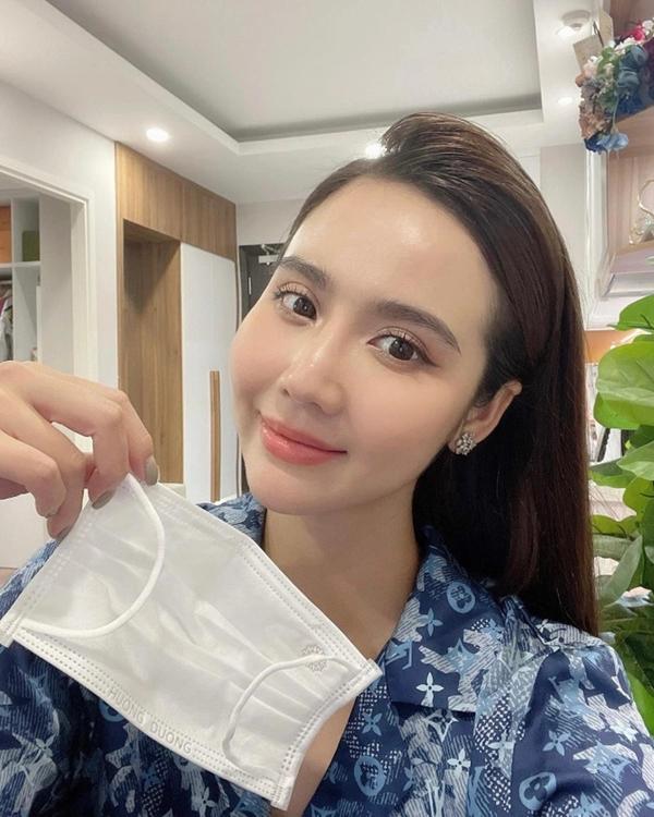 Thay đổi một điểm nhỏ, nhan sắc Huyền Lizzie nâng tầm thấy rõ-5