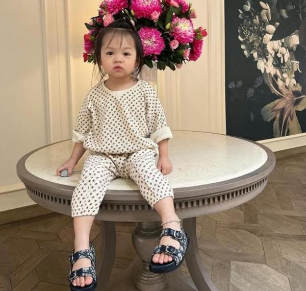 Cường Đô La và Đàm Thu Trang thi nhau khoe ảnh tình bể bình-6