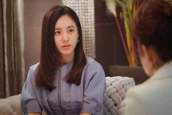 Anh chồng cứ cãi nhau lại lấy ảnh cưới ra lau thử cơn giận của vợ-2