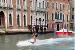 Nước tại kênh đào Venice thơ mộng đột ngột đổi màu xanh lục, nguyên nhân là gì?-4