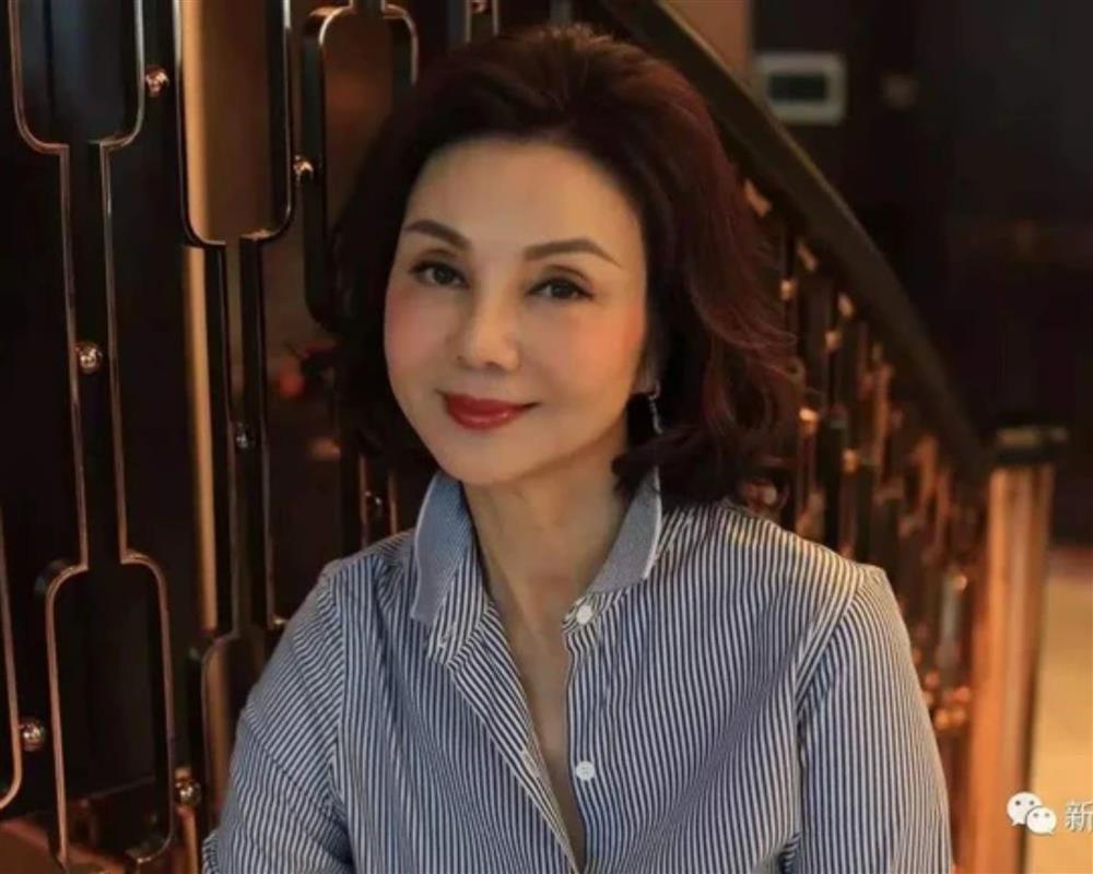 Sao nữ kết hôn với đại gia, nhận kết đắng sau khi sinh 5 con-4