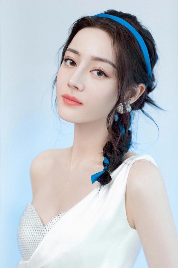 Cát-xê và vị thế của Triệu Lệ Dĩnh, Địch Lệ Nhiệt Ba-2