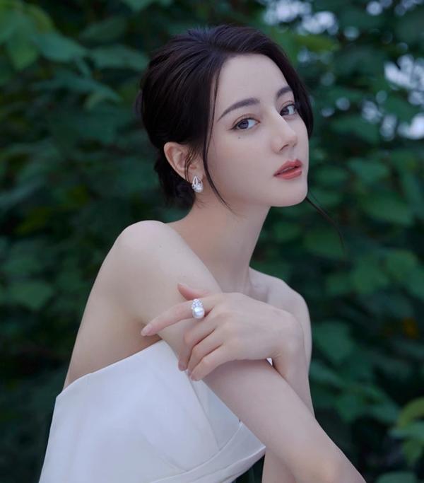 Cát-xê và vị thế của Triệu Lệ Dĩnh, Địch Lệ Nhiệt Ba-8