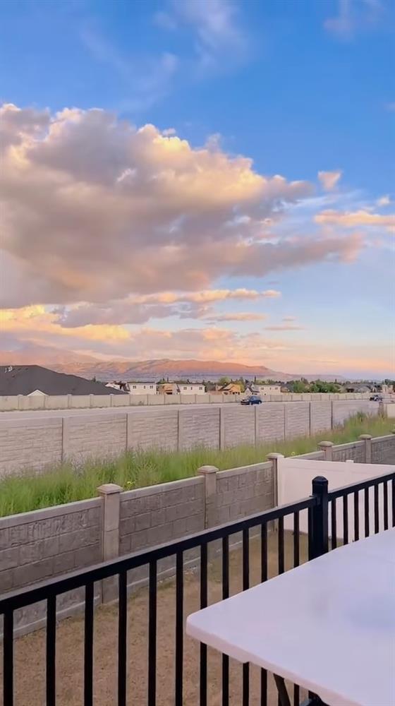 Cặp vợ chồng nổi tiếng giới LGBT khoe nhà khủng 400m2 trên đất Mỹ-9